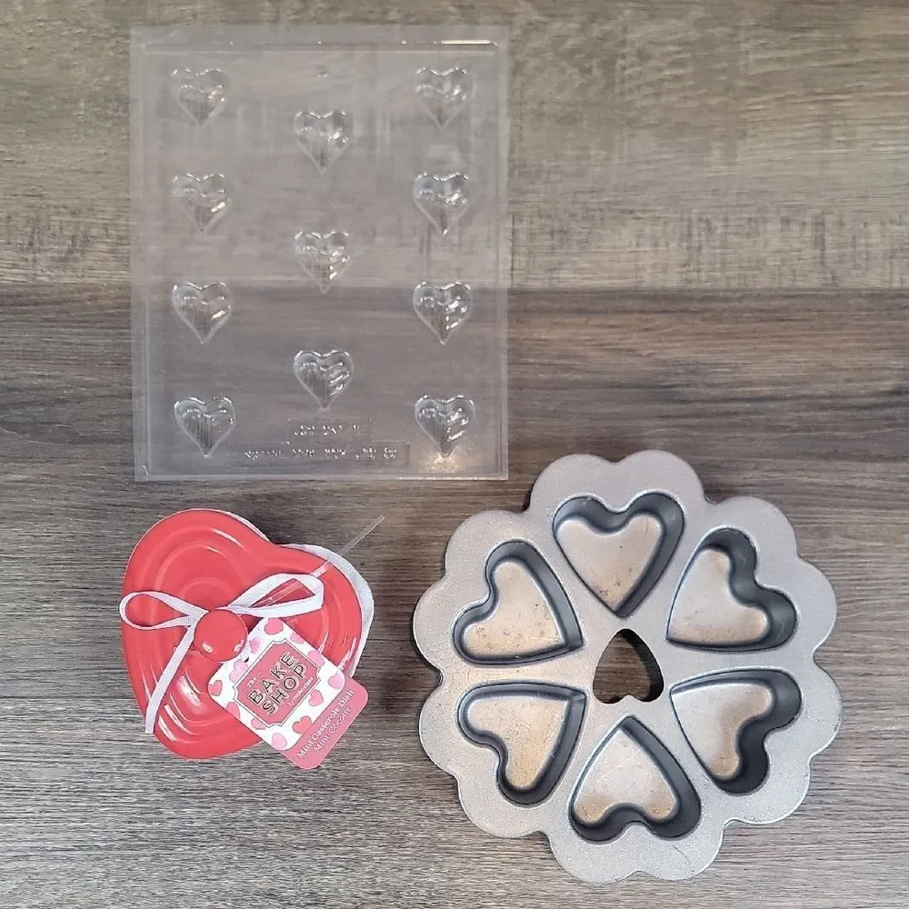 Valentine's Day Bakeware Bundle Nordic Wear Cake Pan Plus Two More Items